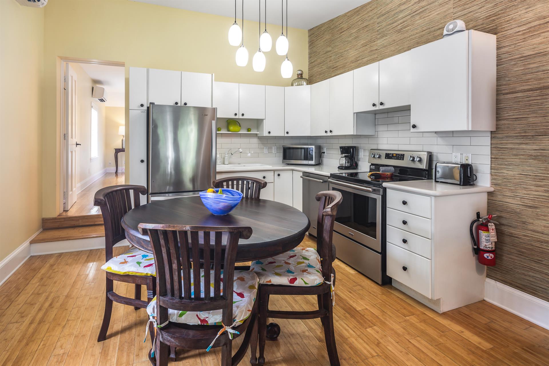 Fully equipped kitchen for meals or snacks