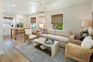 Beautiful, bright living area with comfortable furnishings.