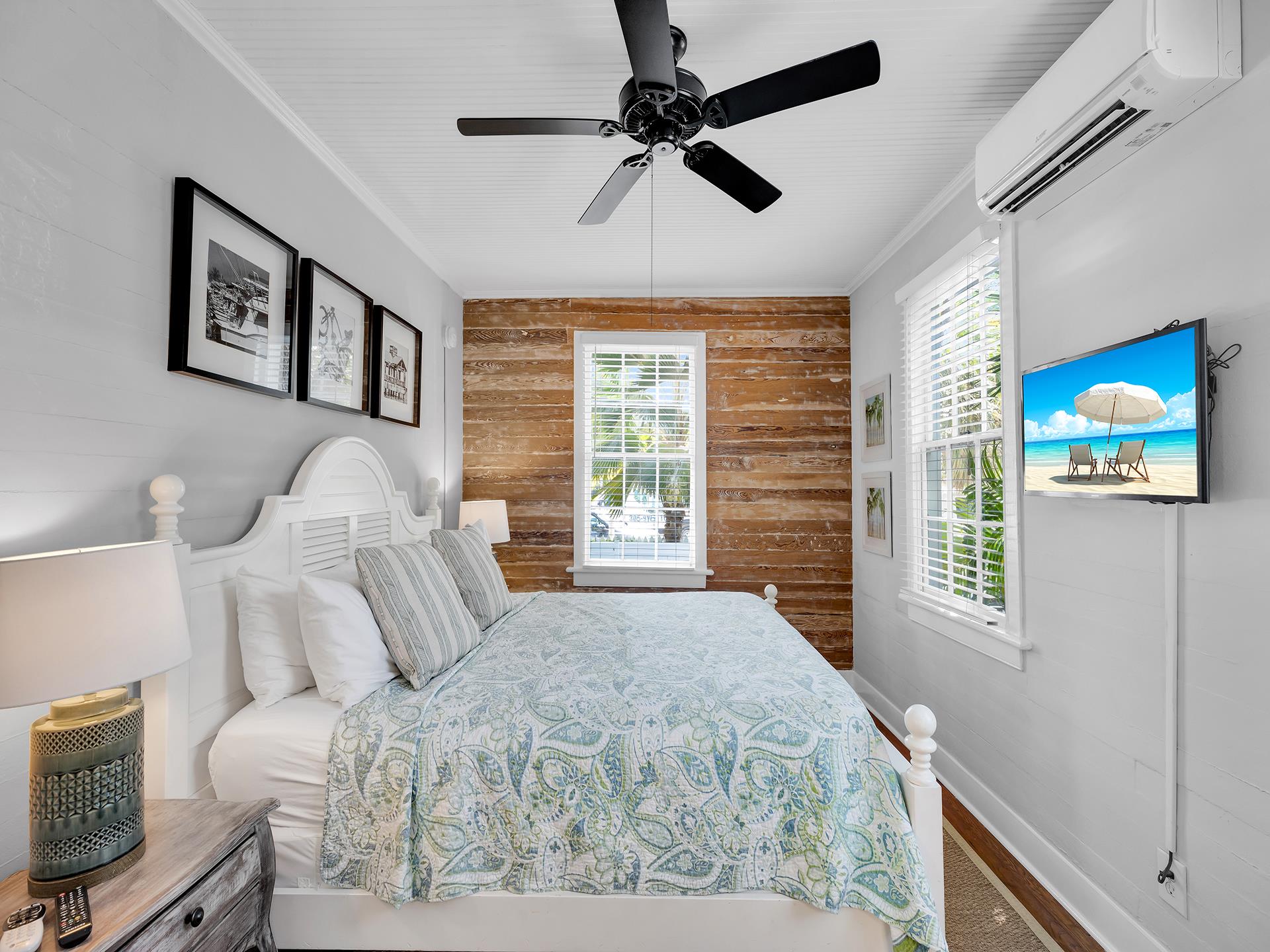 First floor king bedroom.