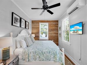 First floor king bedroom.