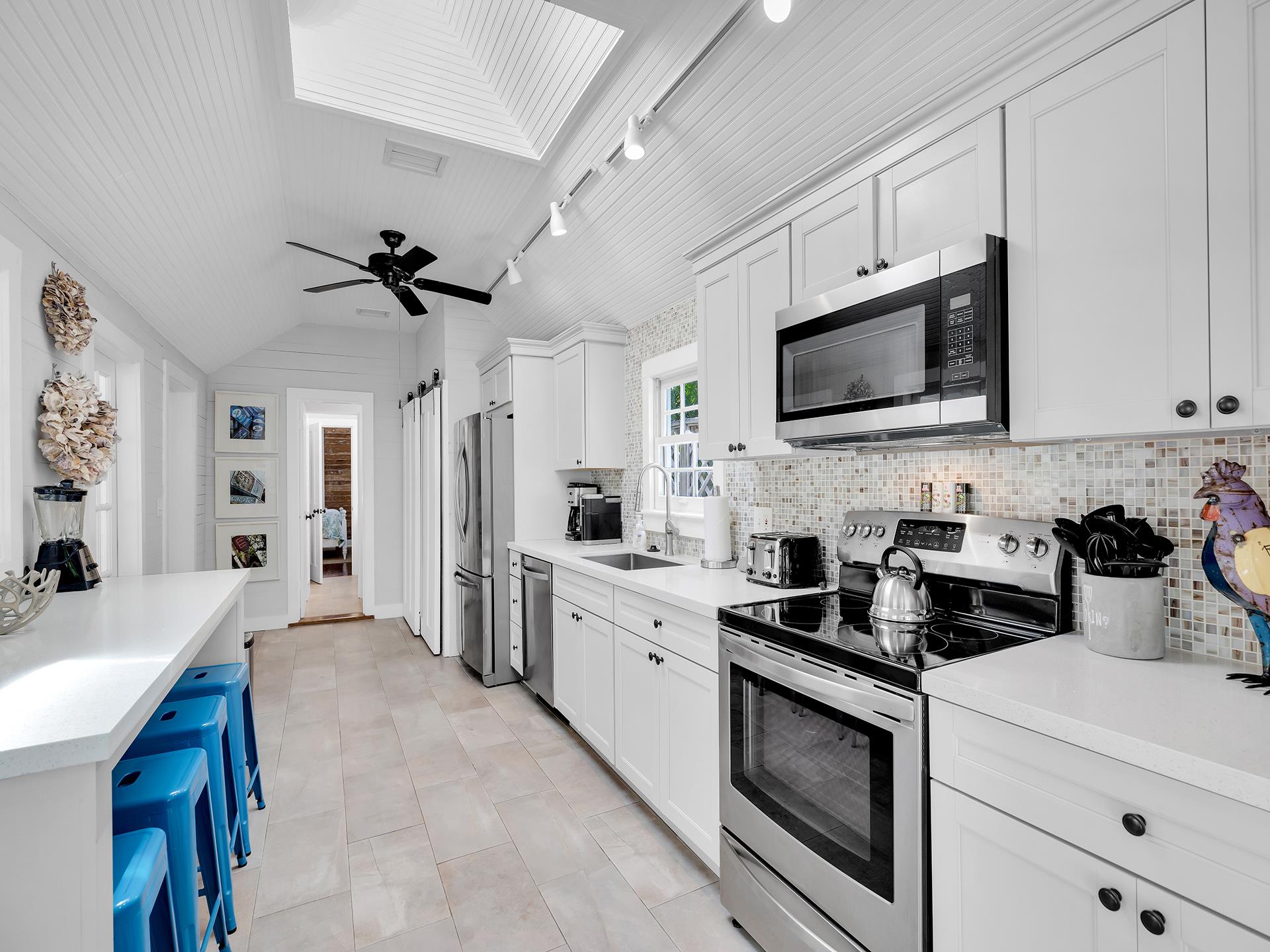 The cook will love this space.