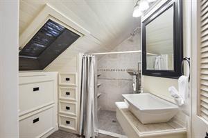 Primary ensuite bathroom