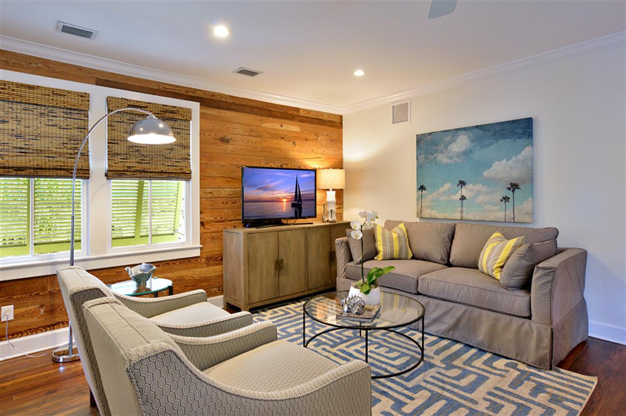 Free WiFi and cable and plush furnishings.