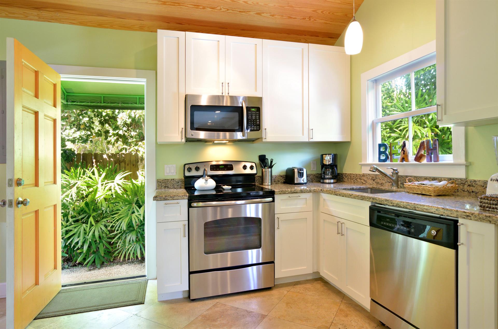 Youre going to love this fun and sunny kitchen
