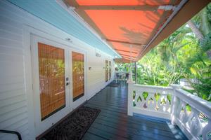 Shared balcony for Horse and Rooster Conchs.