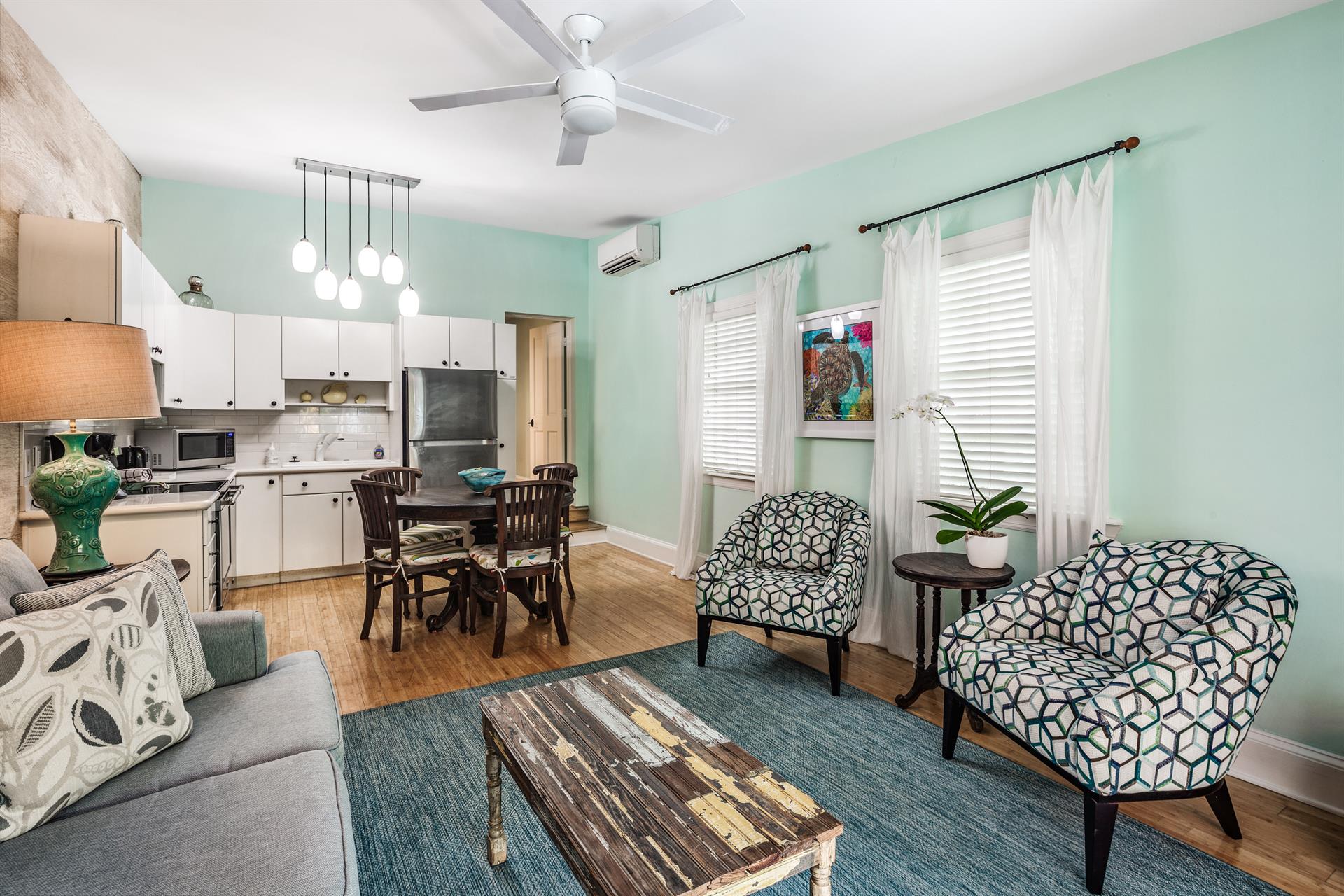 Make yourself at home in Rooster Conch