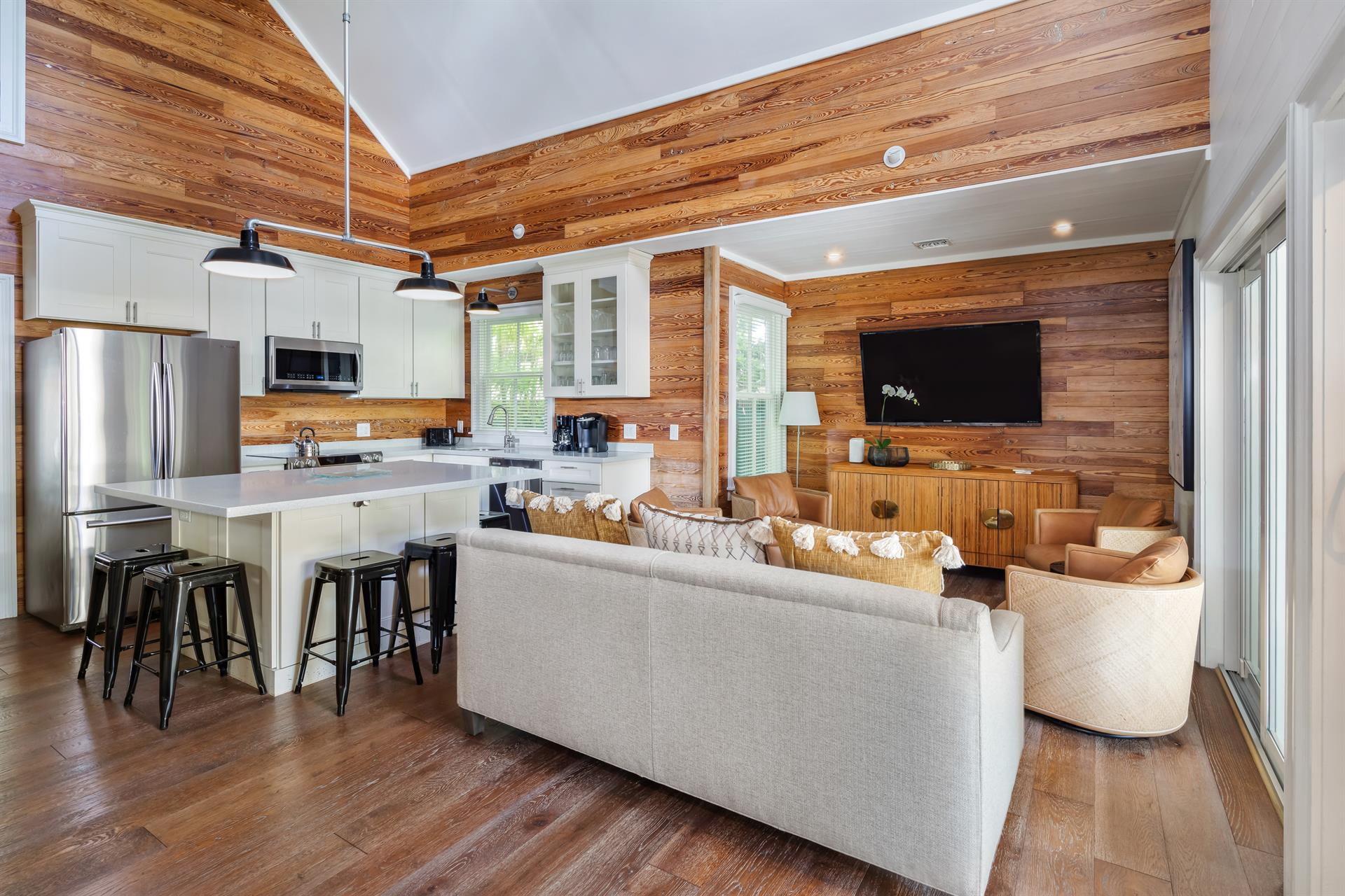 Can you imagine entertaining here