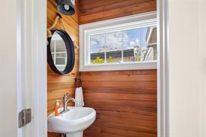 Convenient outdoor half bath