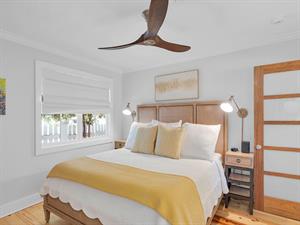 First floor king ensuite bedroom.