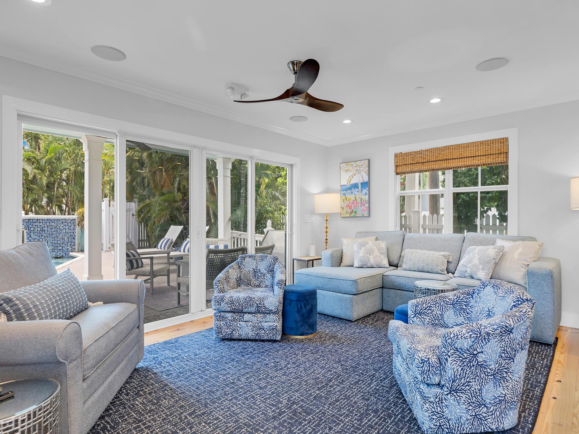 Room for everyone in this living room