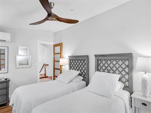 Another twin or king bedroom