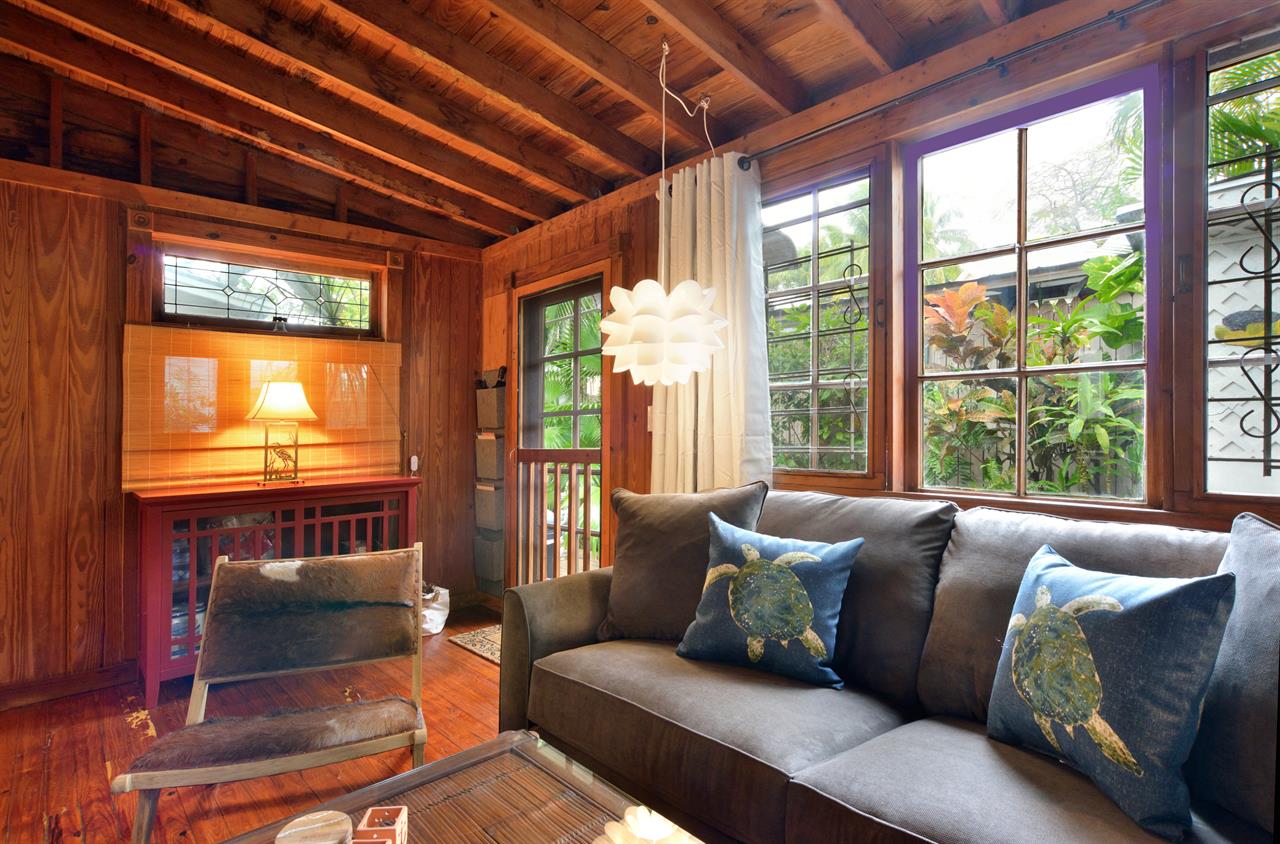 Solaris Garden Cottage explores all of your Bohemian senses.