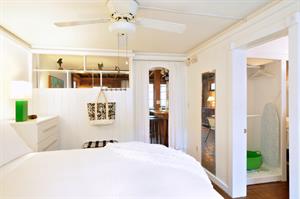 Ultra comfy queen mattress and duvet for a perfect sleep.