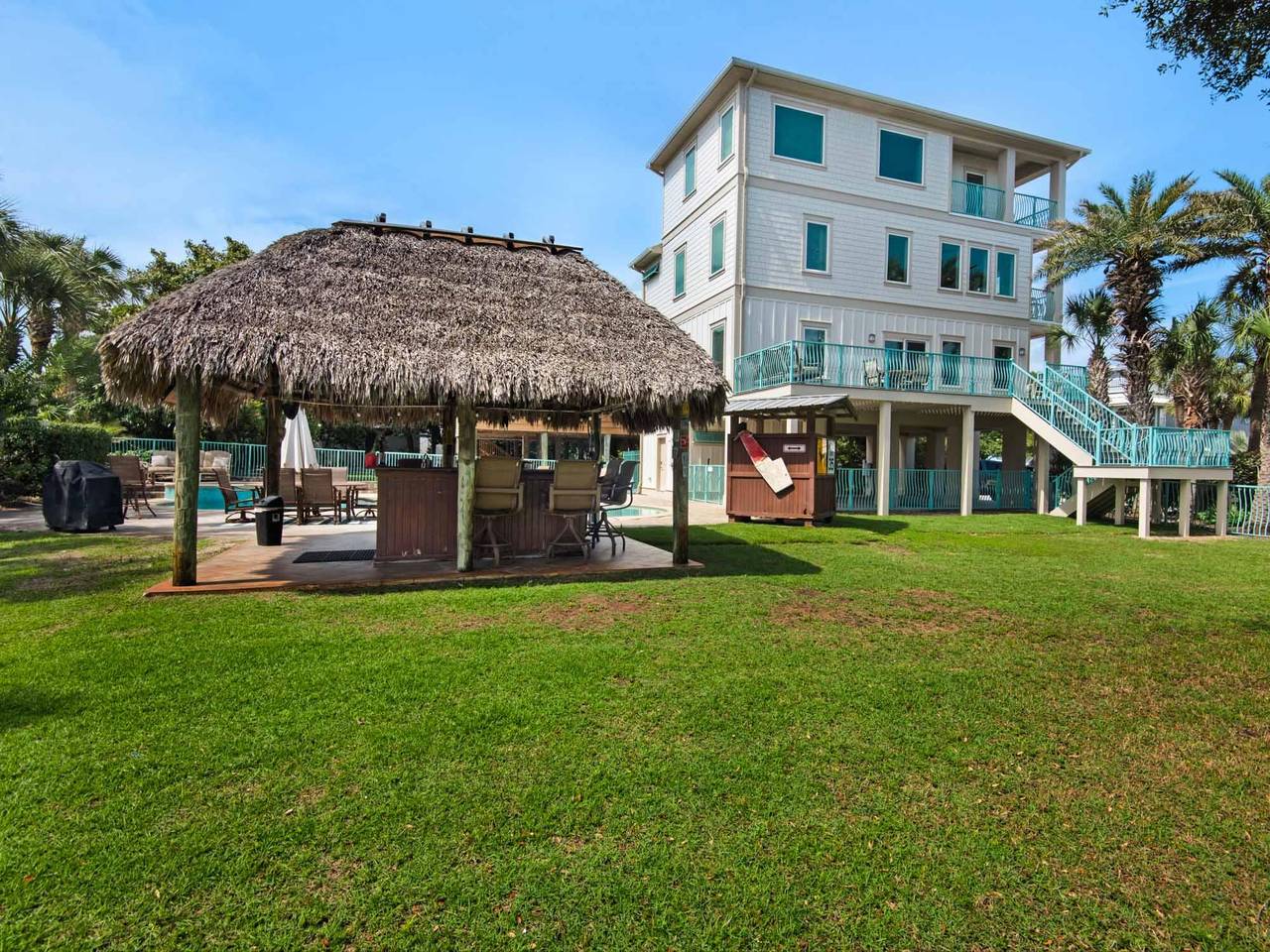 Huge Backyard with Private Tiki Hut