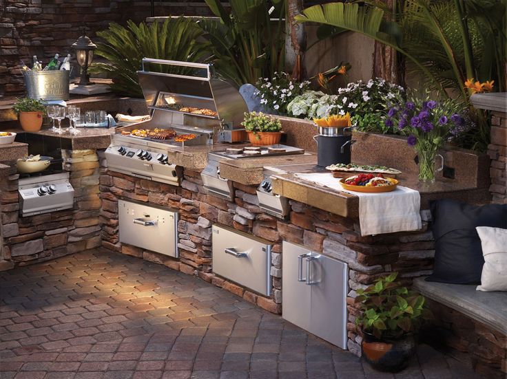 outdoor kitchen