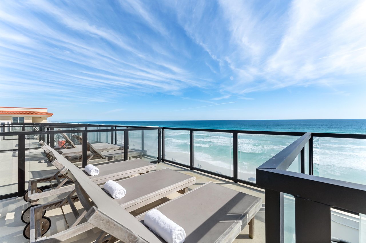 Gulf Front Pool Side Seating