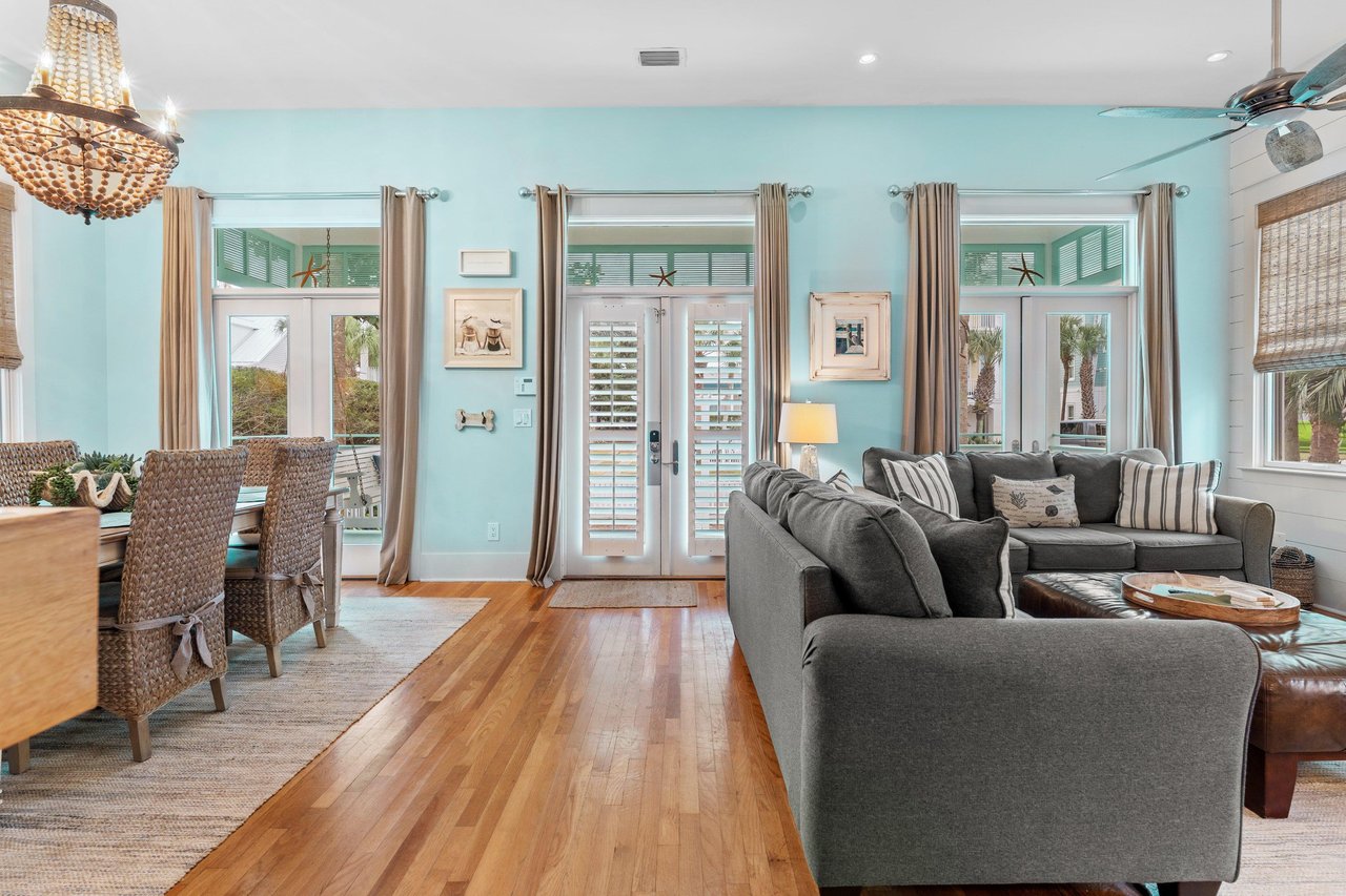 1557615 021102losangelesstreetmiramarbeachfl32550small