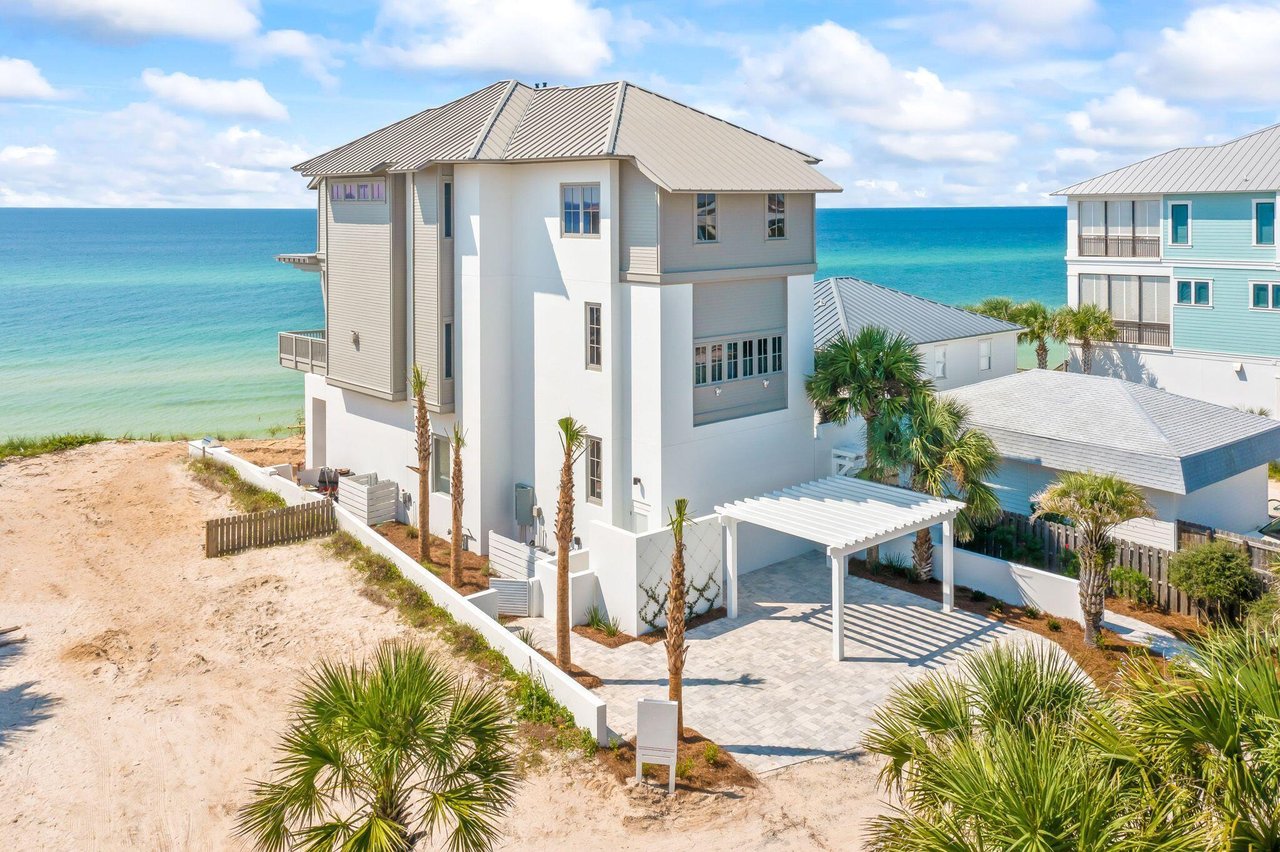 1661338 Luxury Real Estate Sale