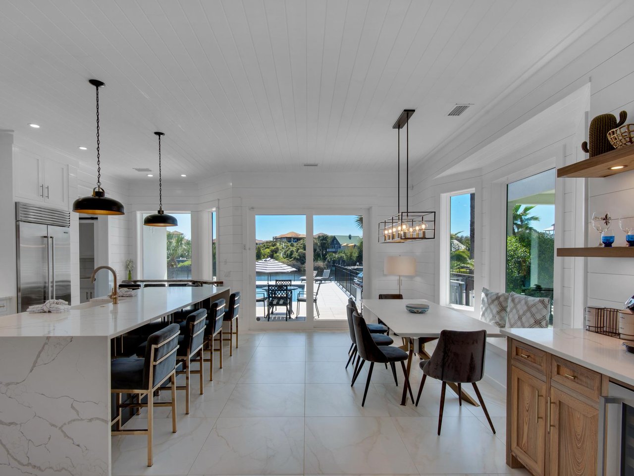 Kitchen Dining Area