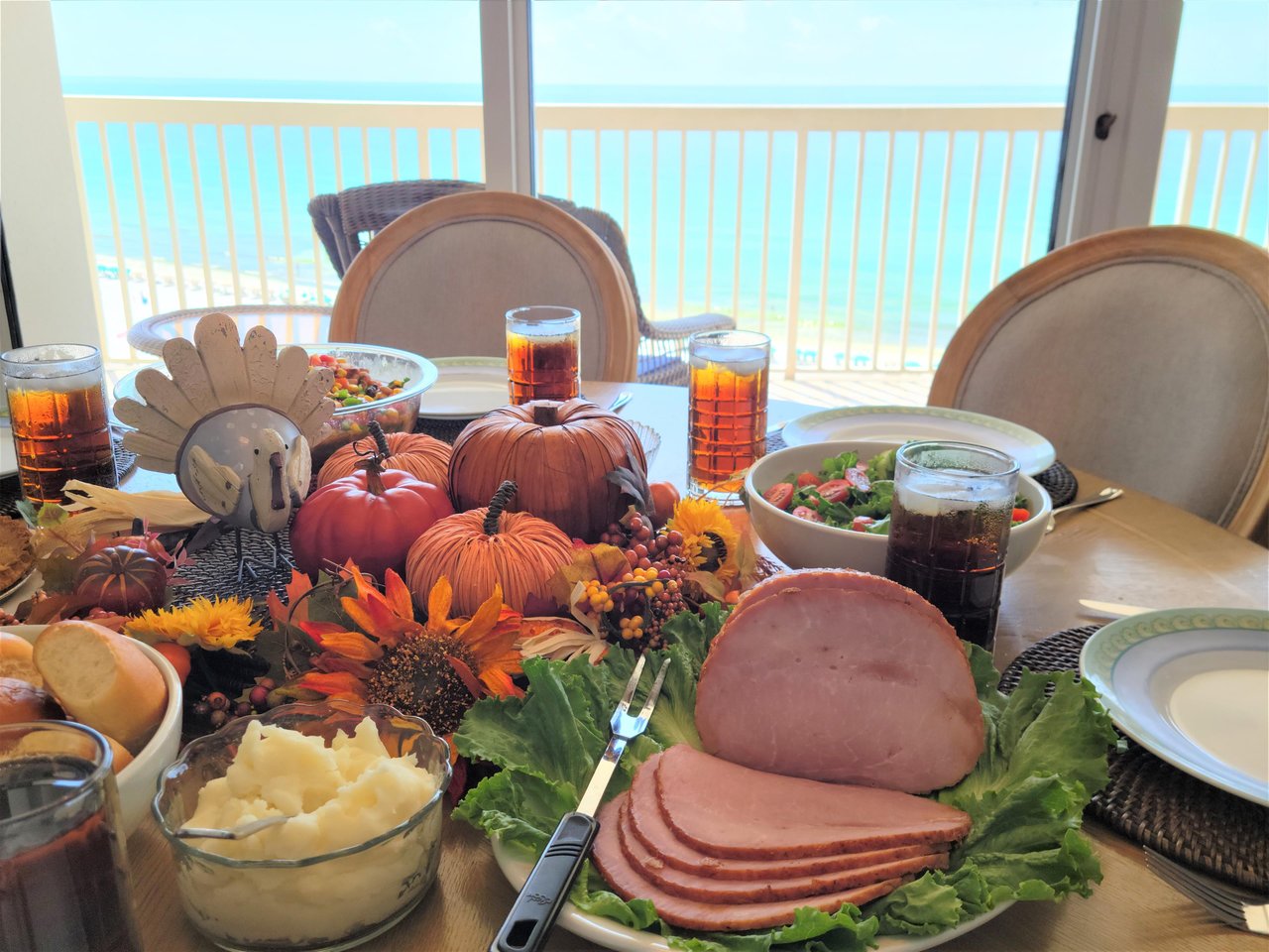 1887020 Holiday Meal