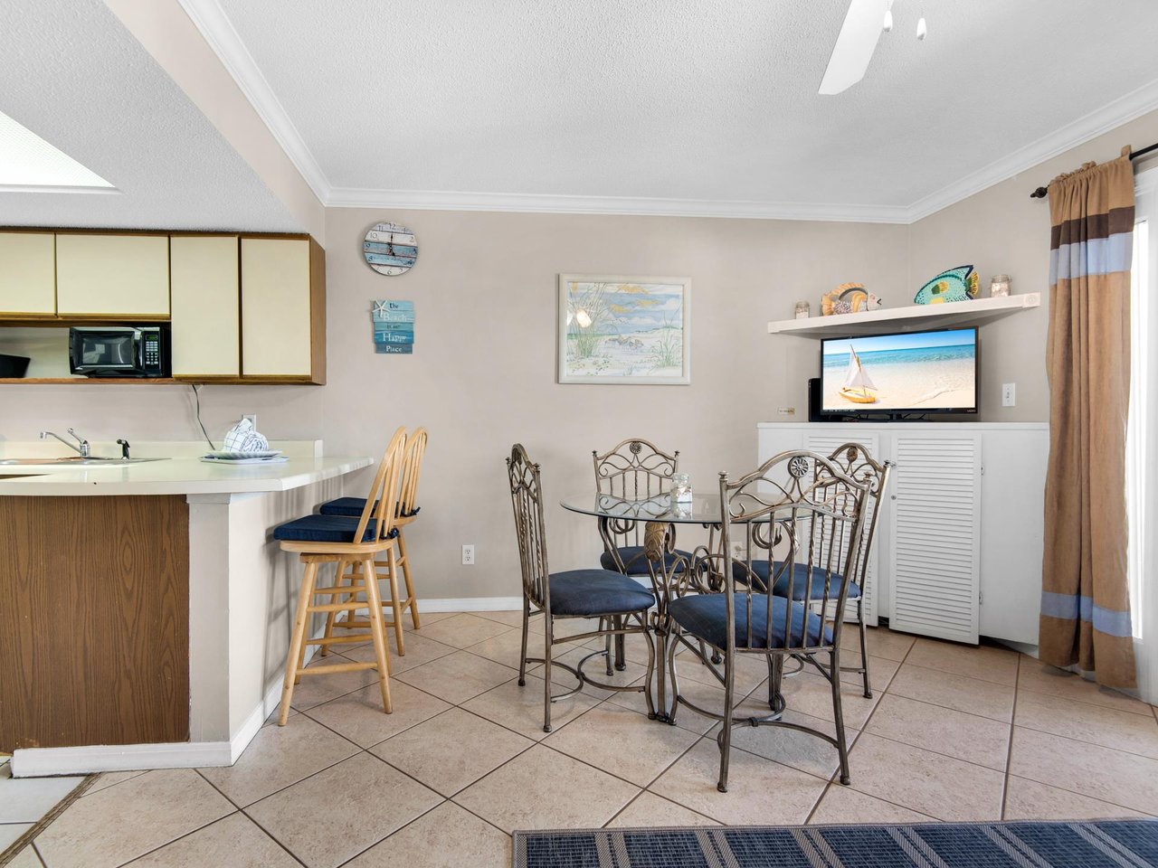 Dining area with additional breakfast bar seating