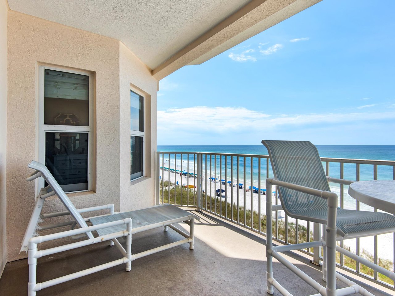 Lounge on the Balcony