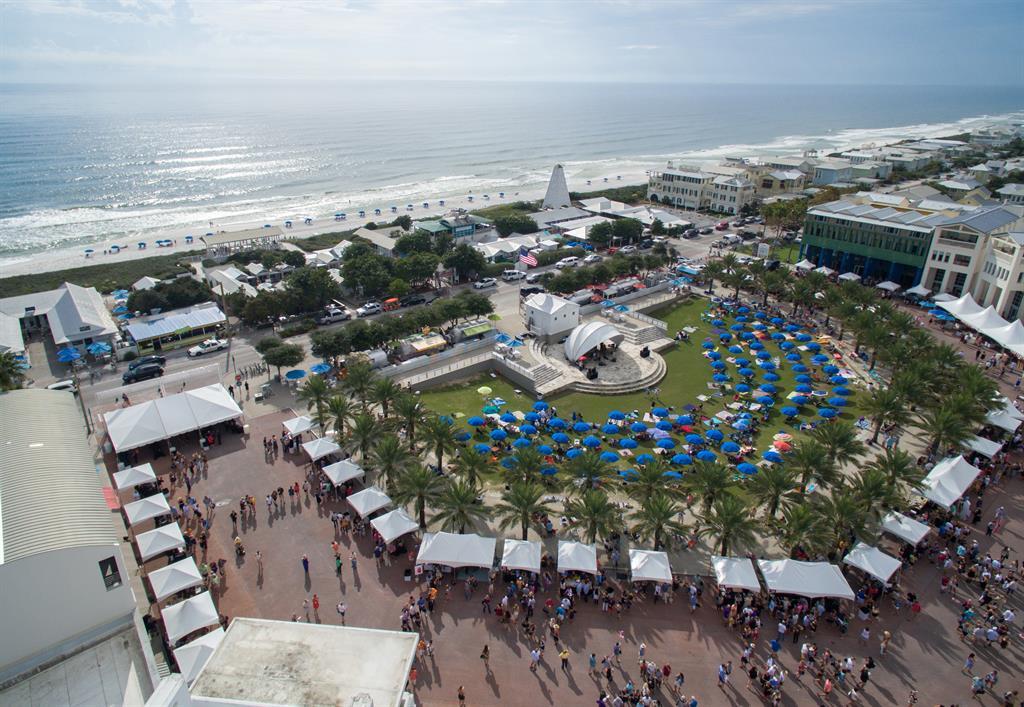 206235 Seeing Red Wine Festival