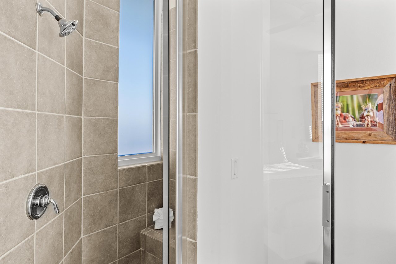 Queen Room Bathroom