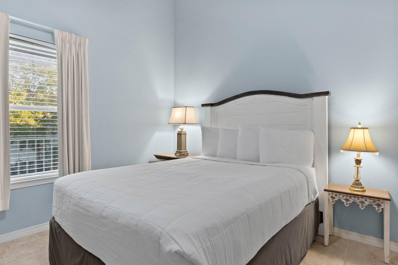Queen Primary Bedroom