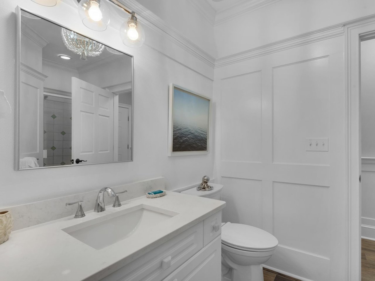 Queen Guest Bathroom 2