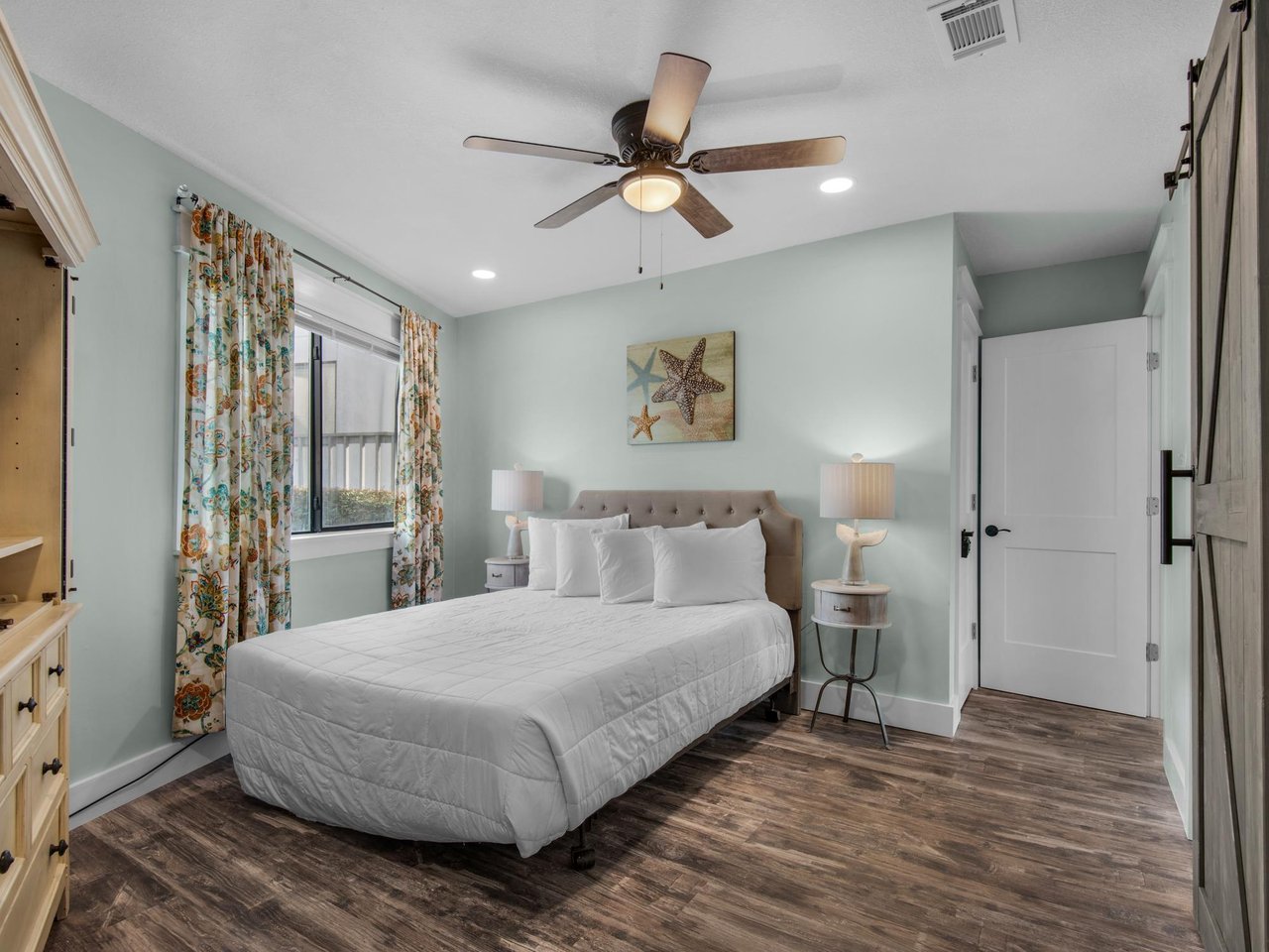 Bedroom 2 with Queen Bed