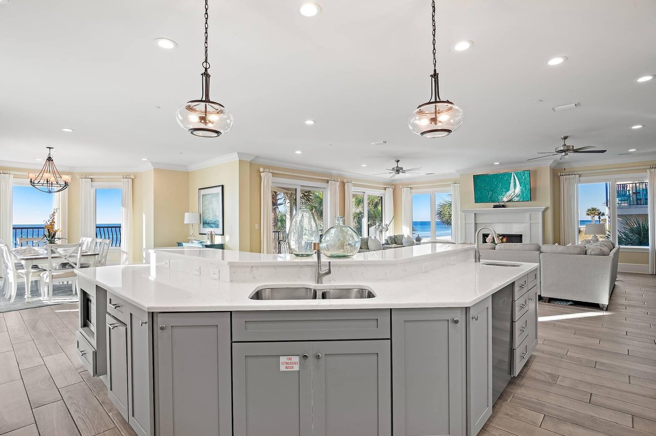 Kitchen with Amazing View