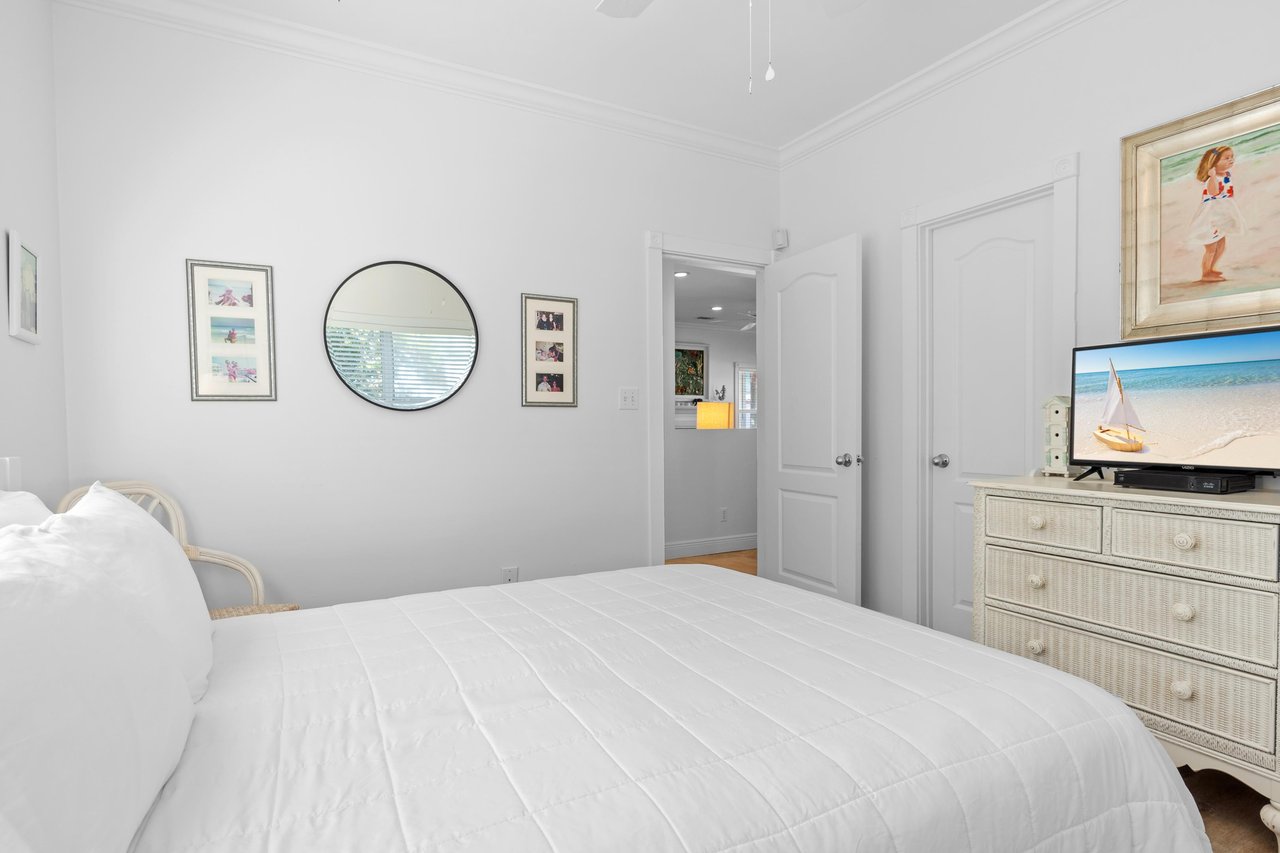 Queen Bedroom