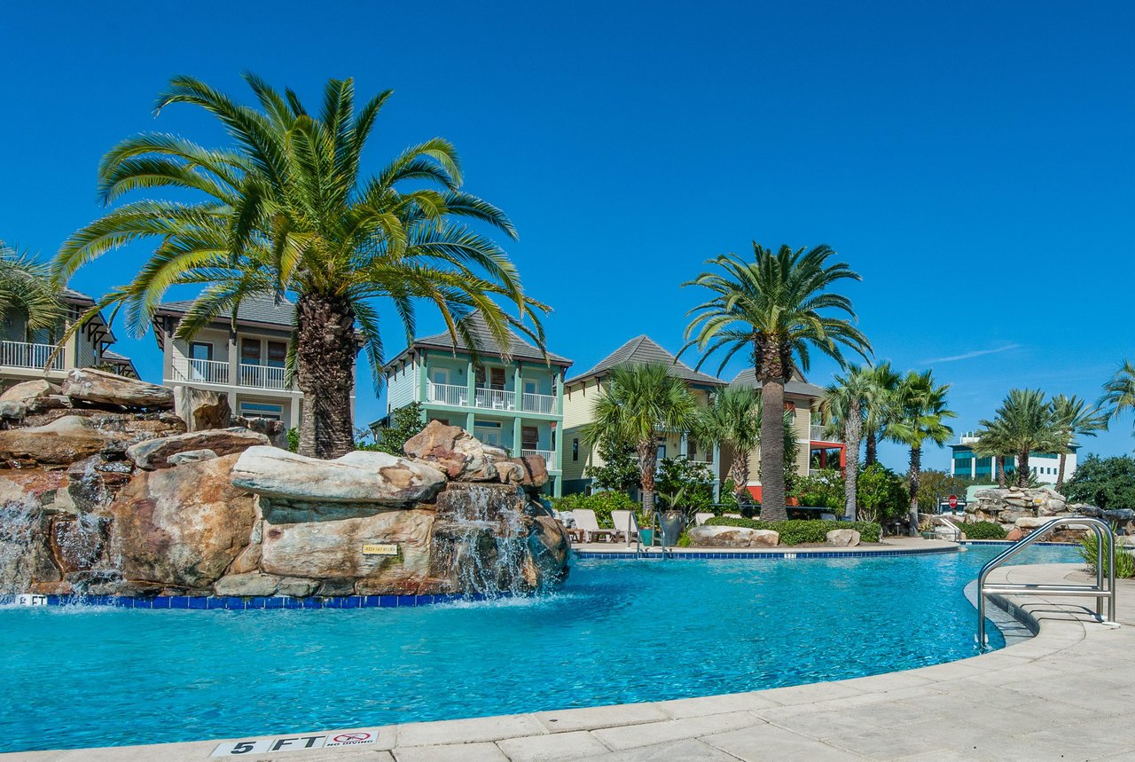 Hangout Poolside