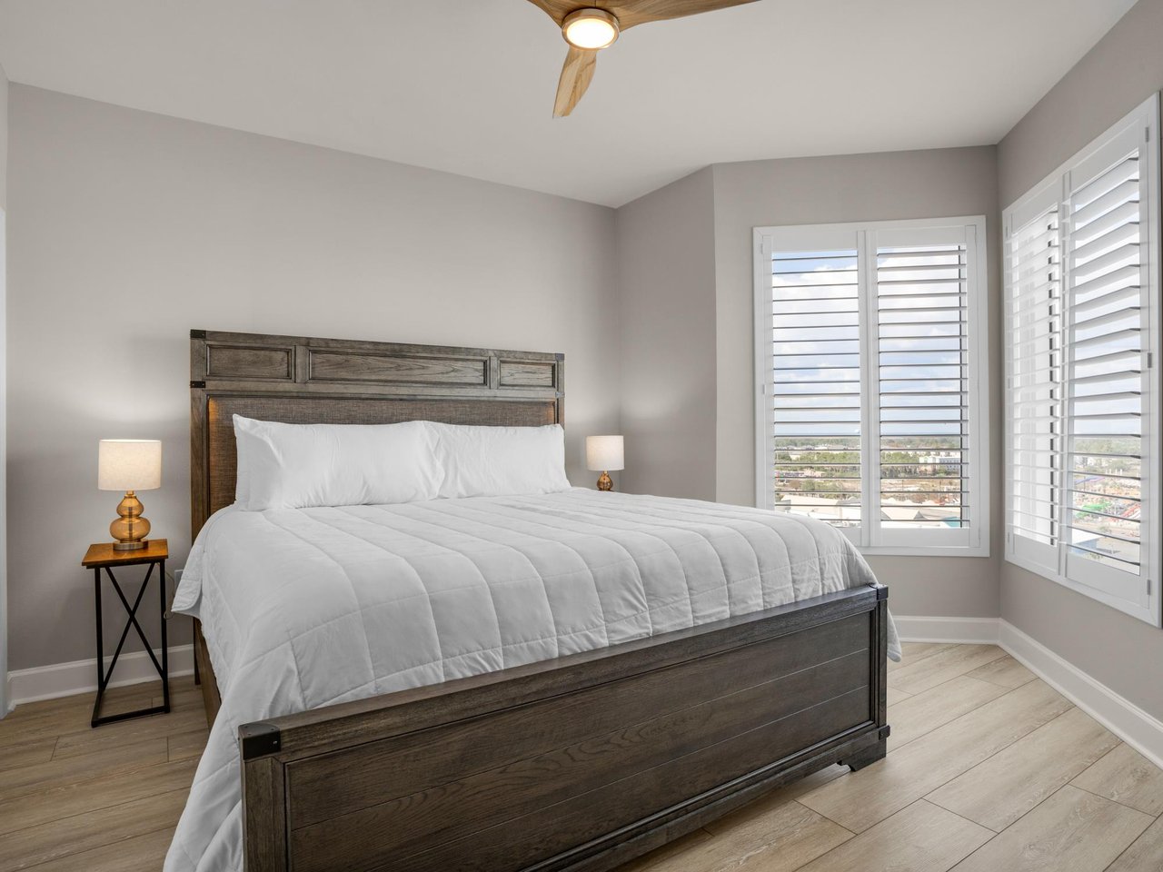 Bedroom 2 with King Bed