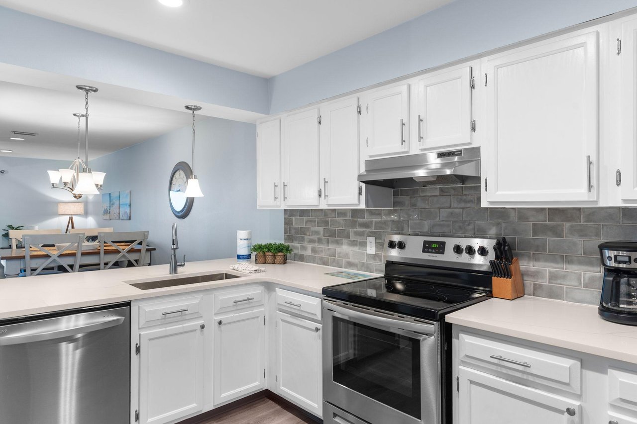 2nd Fl Kitchen with Stainless Steel Appliances