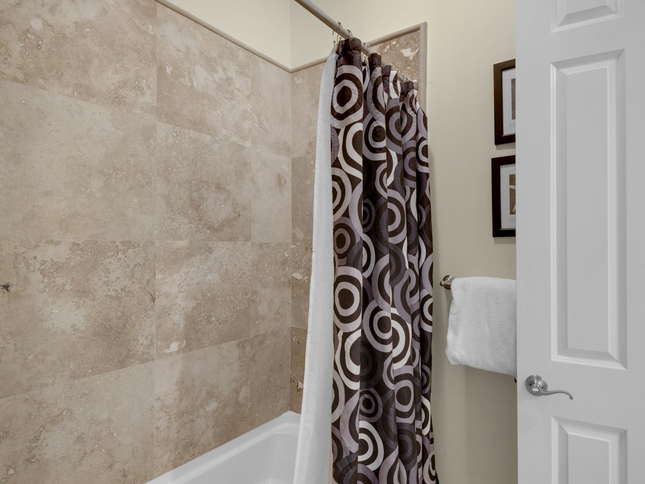 1st floor bathroom 1 with tub shower combo