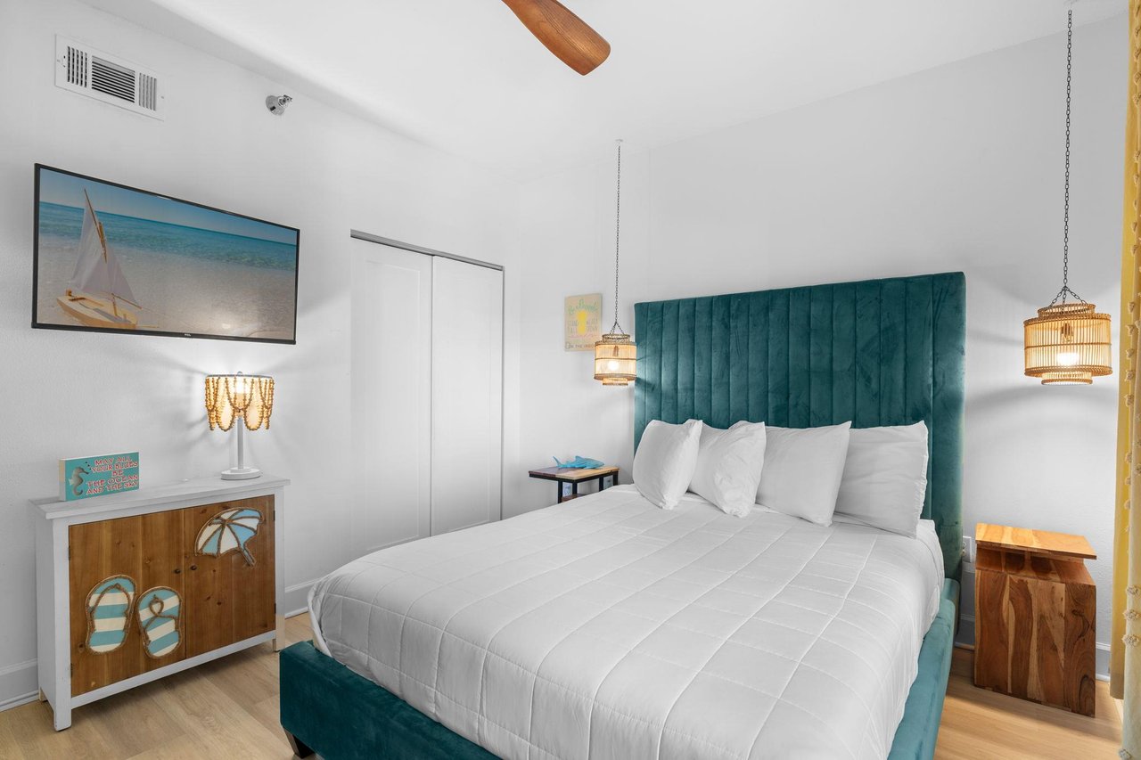 Queen Bedroom 3
