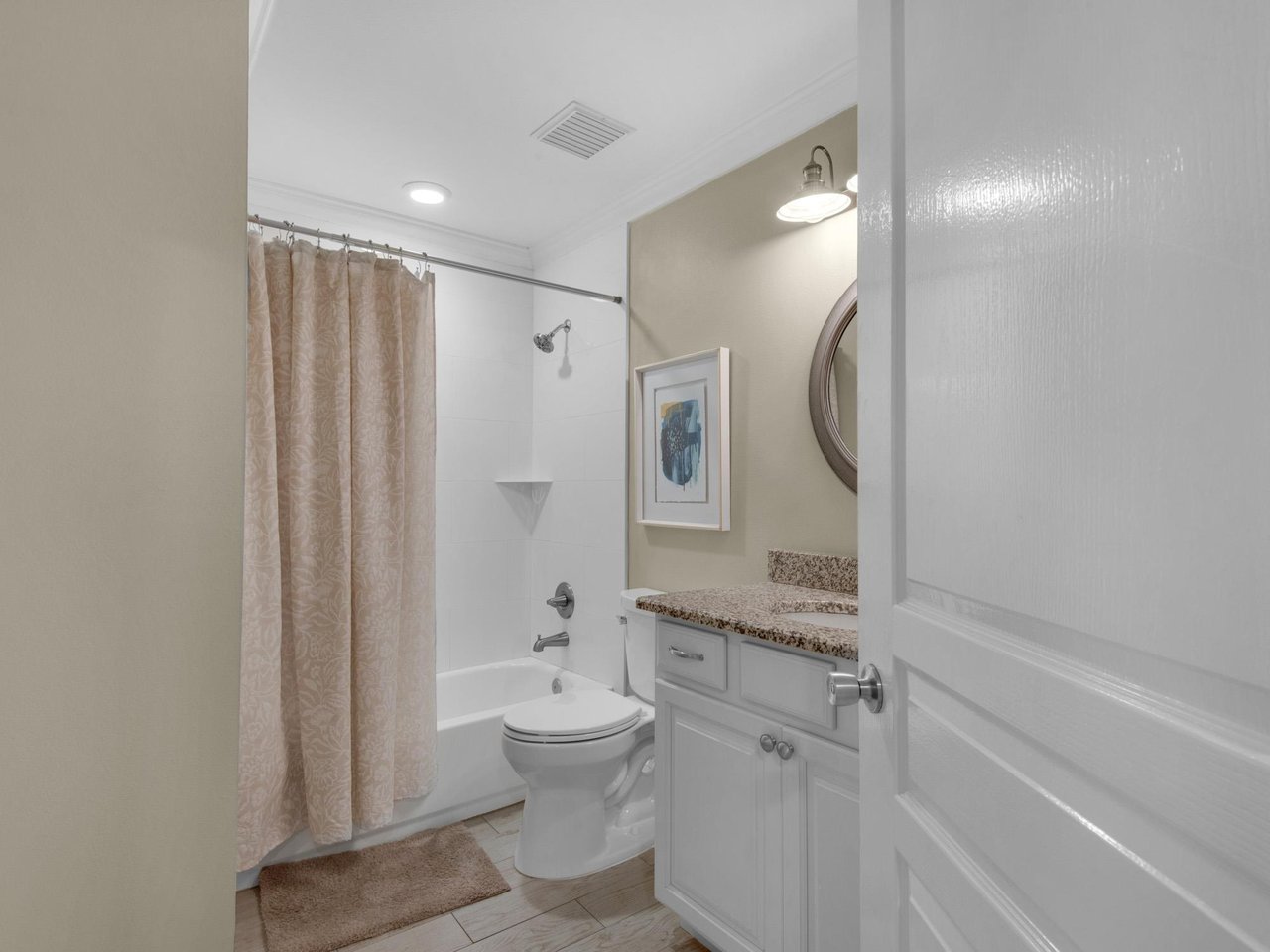Bathroom 2 in Bedroom 2