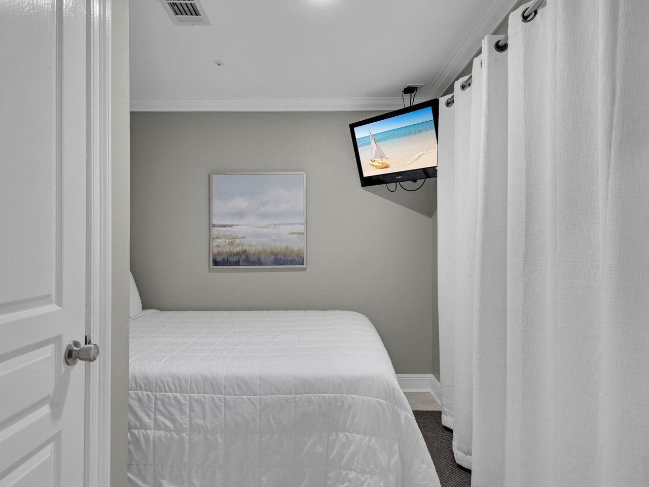 Bedroom 3 with Queen Bed and TV