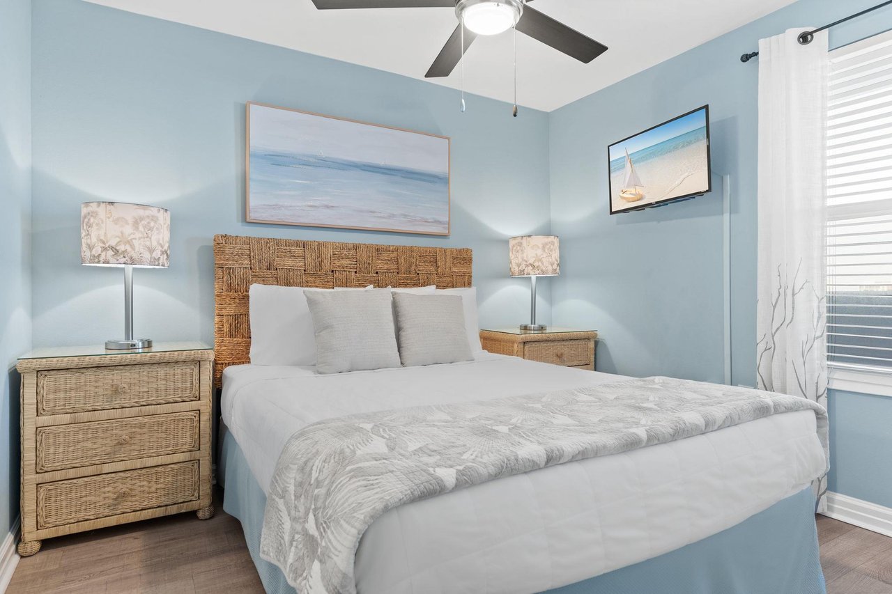 Queen Bedroom 2
