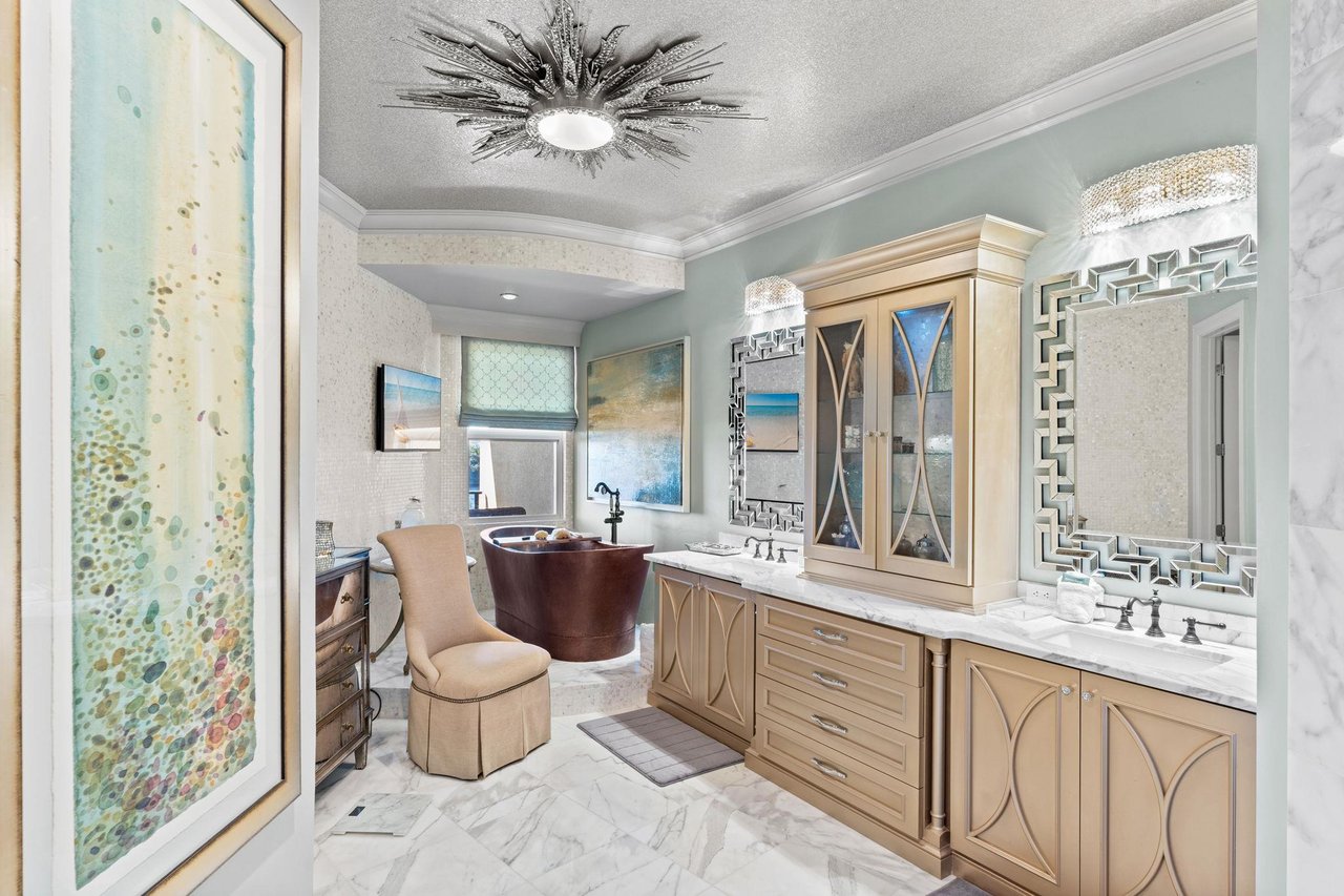 Bathroom 1 with Soaking Tub