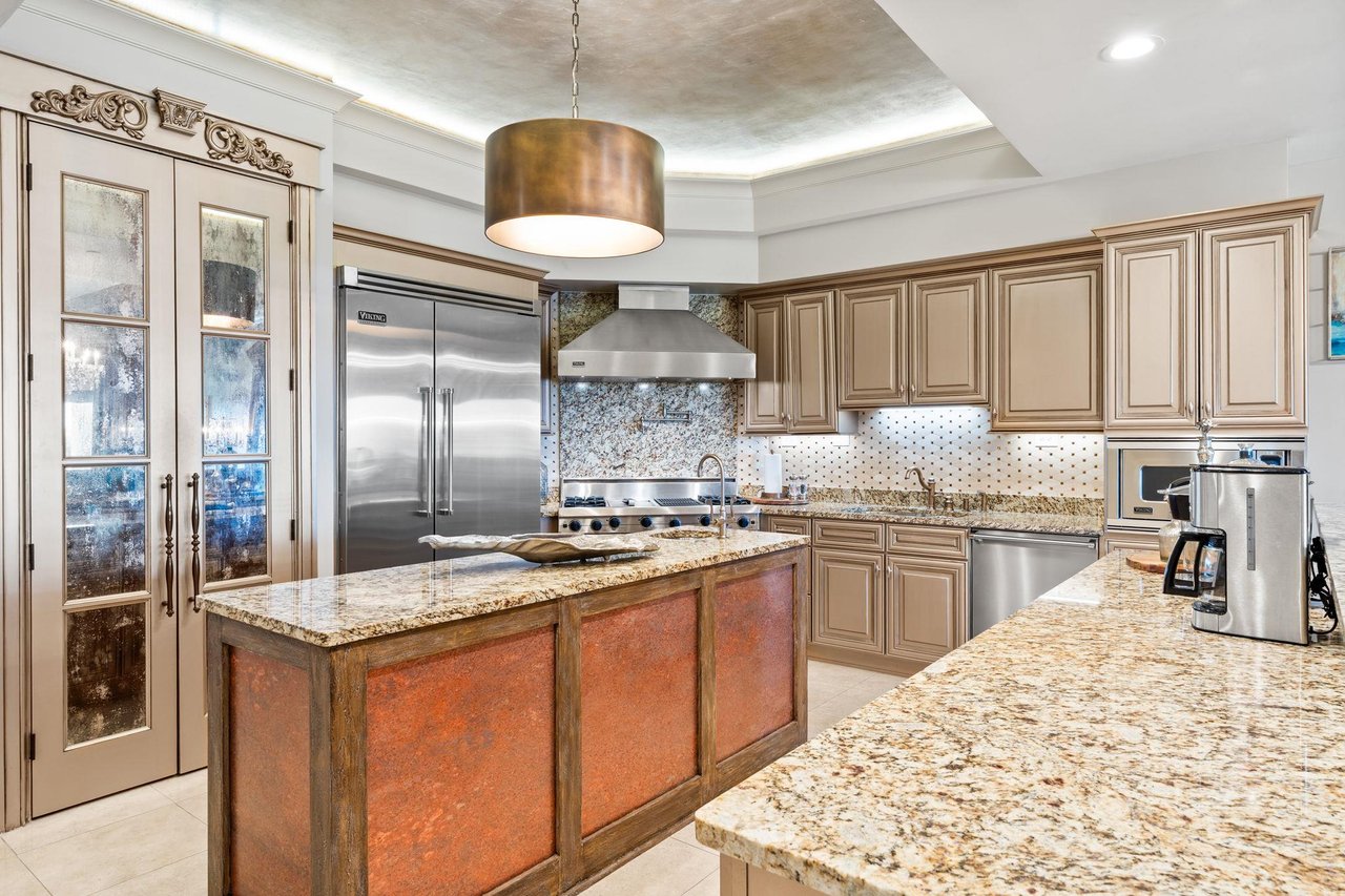 Kitchen with Island