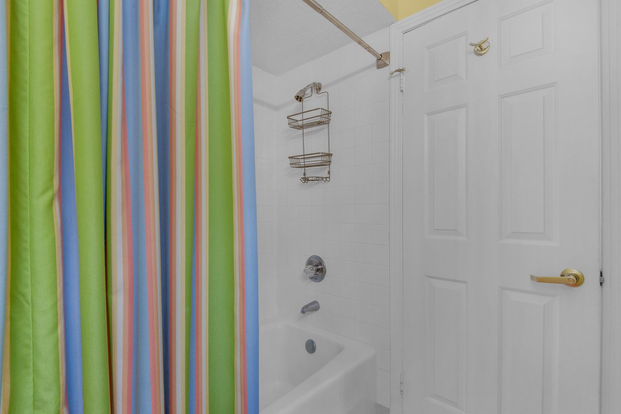 Bathroom 2 with TubShower Combo