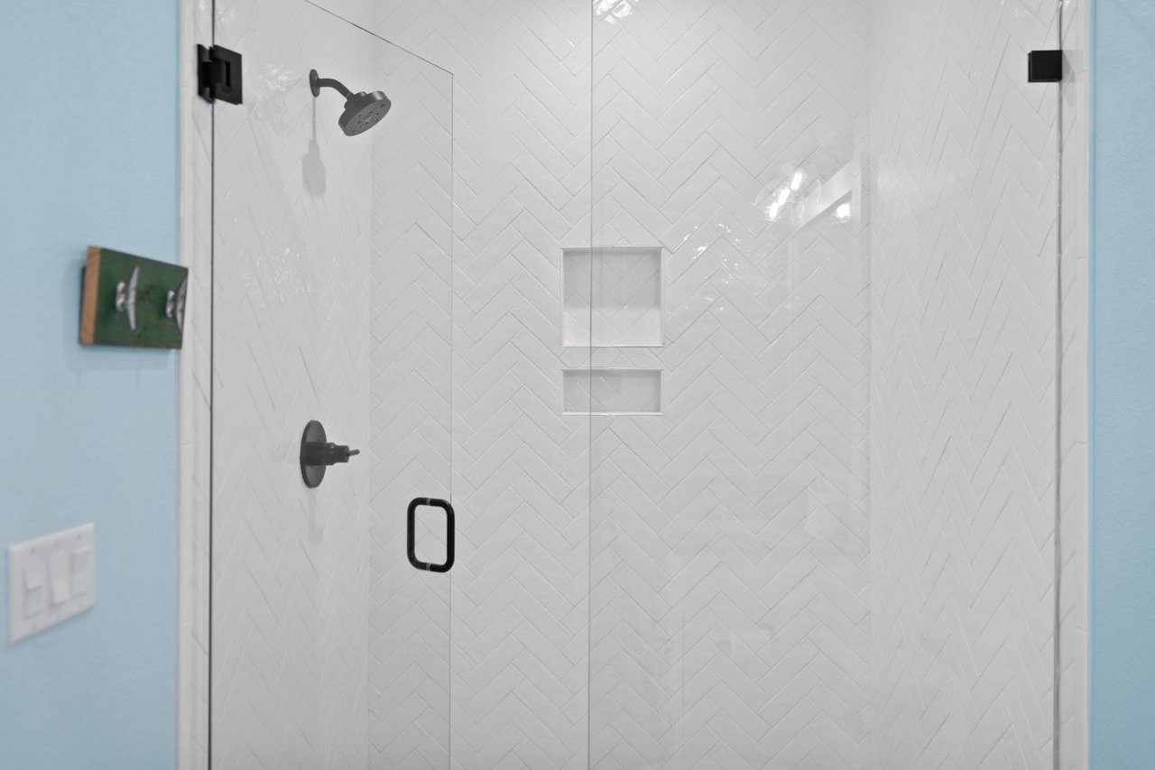 WalkIn Shower in Bathroom 5