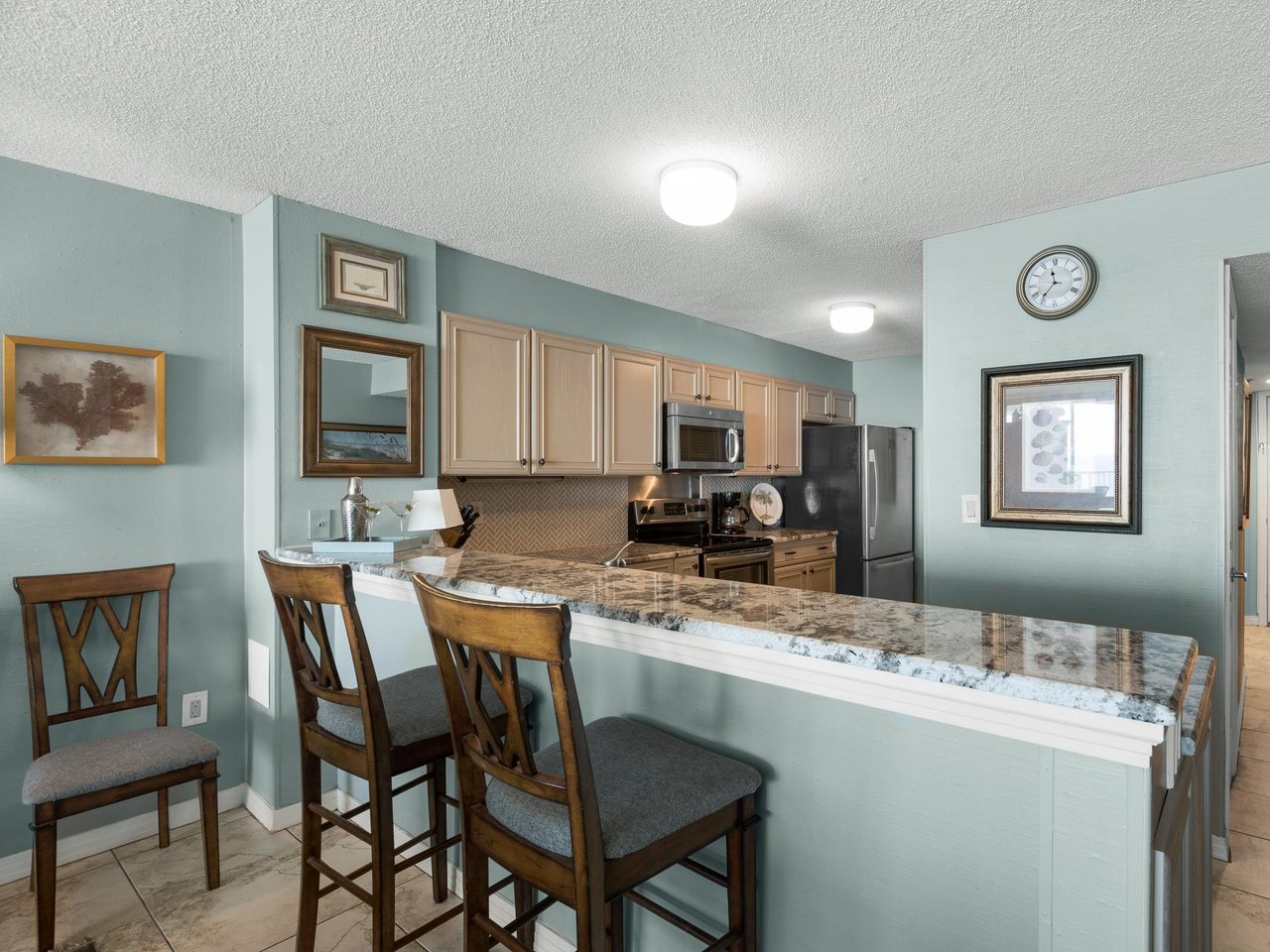 Breakfast Bar with Extra Seating