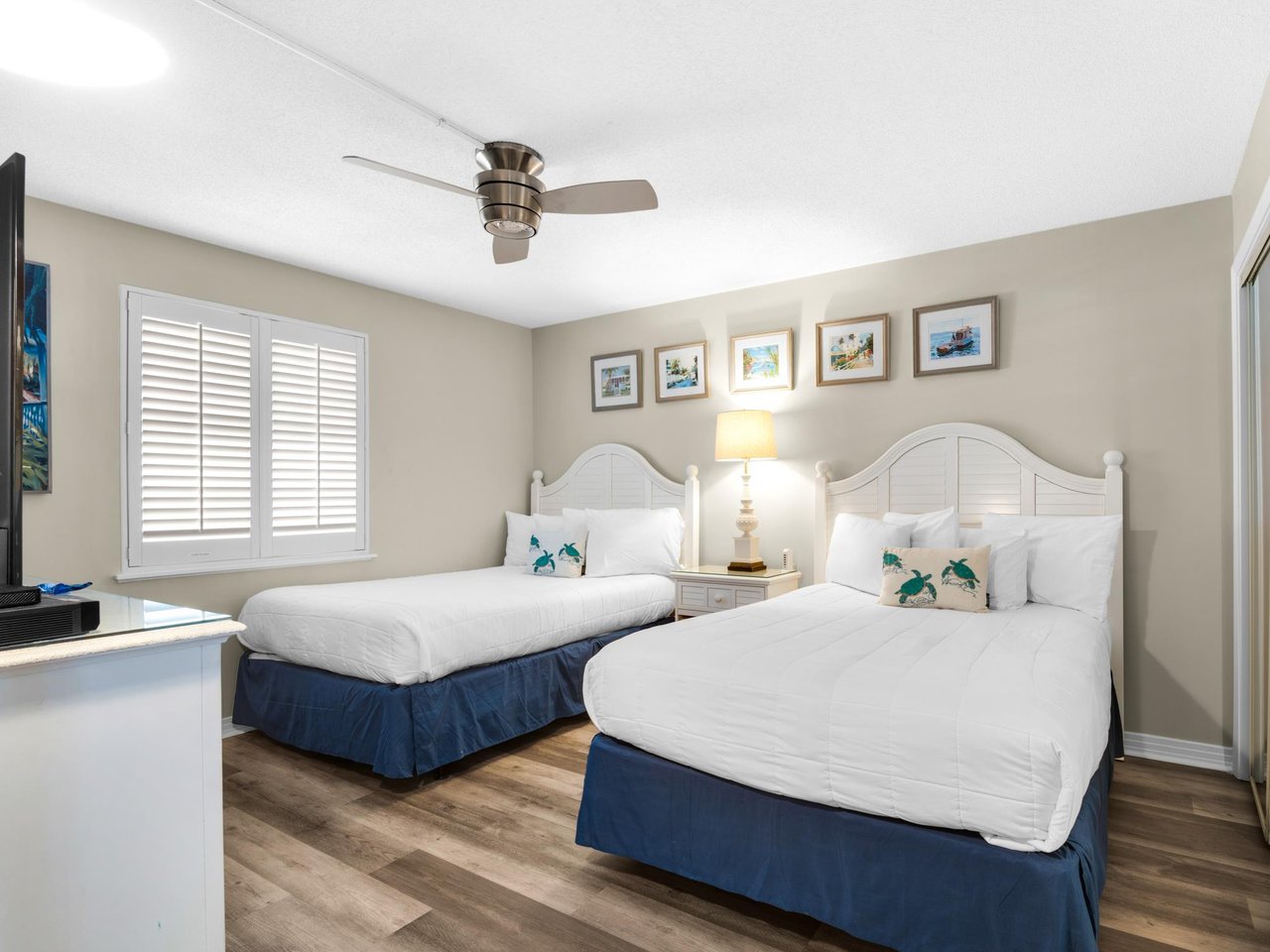 Bedroom 2 with 2 Full Beds