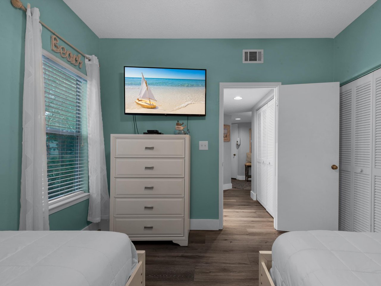 Bedroom 2 with Flat Screen TV
