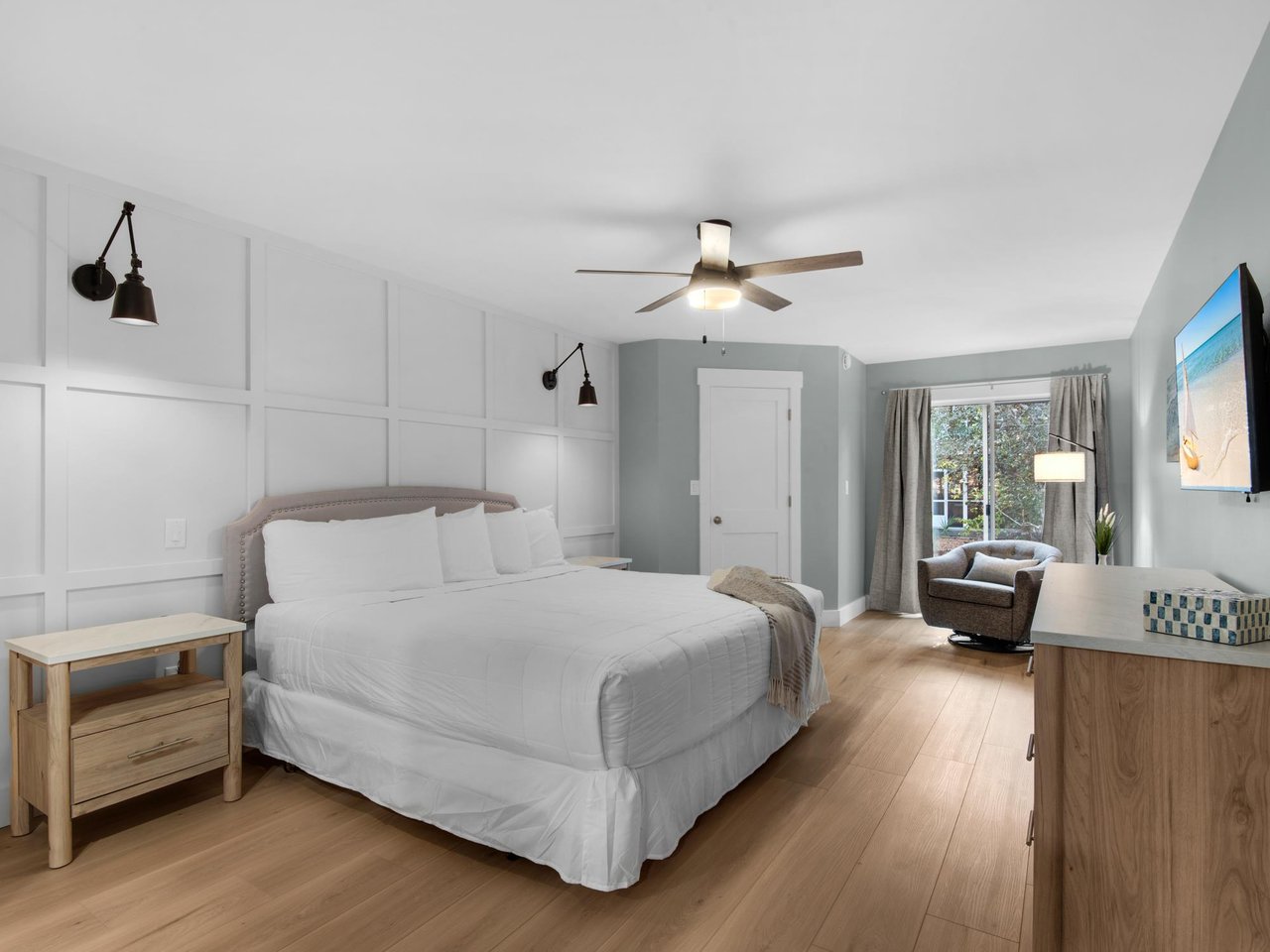 Bedroom 1 with King Bed