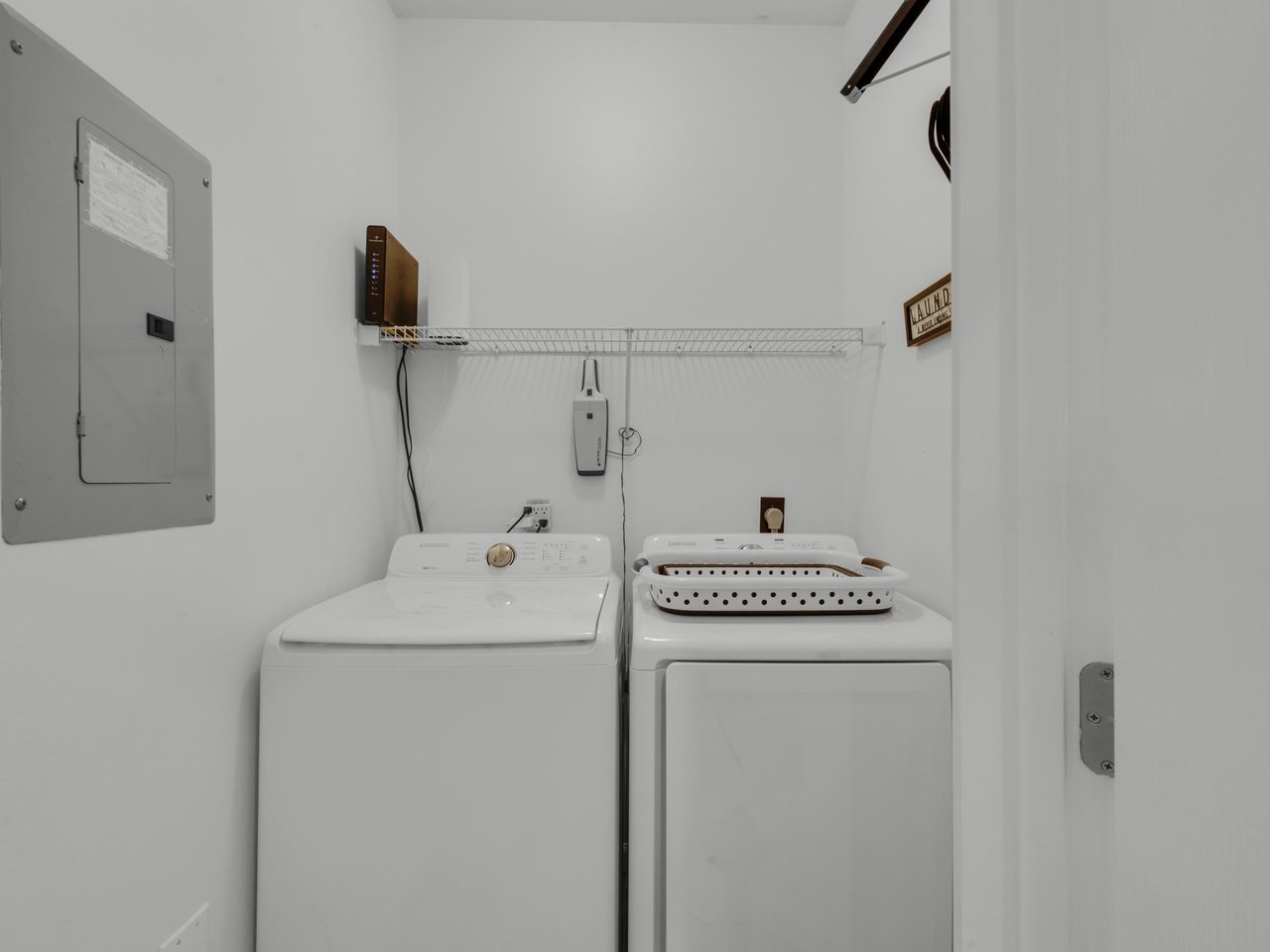Full Size Washer and Dryer In Unit